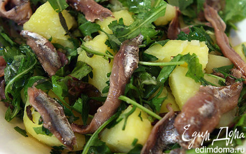 Рецепт Теплый салат из картофеля, руколы и анчоусов