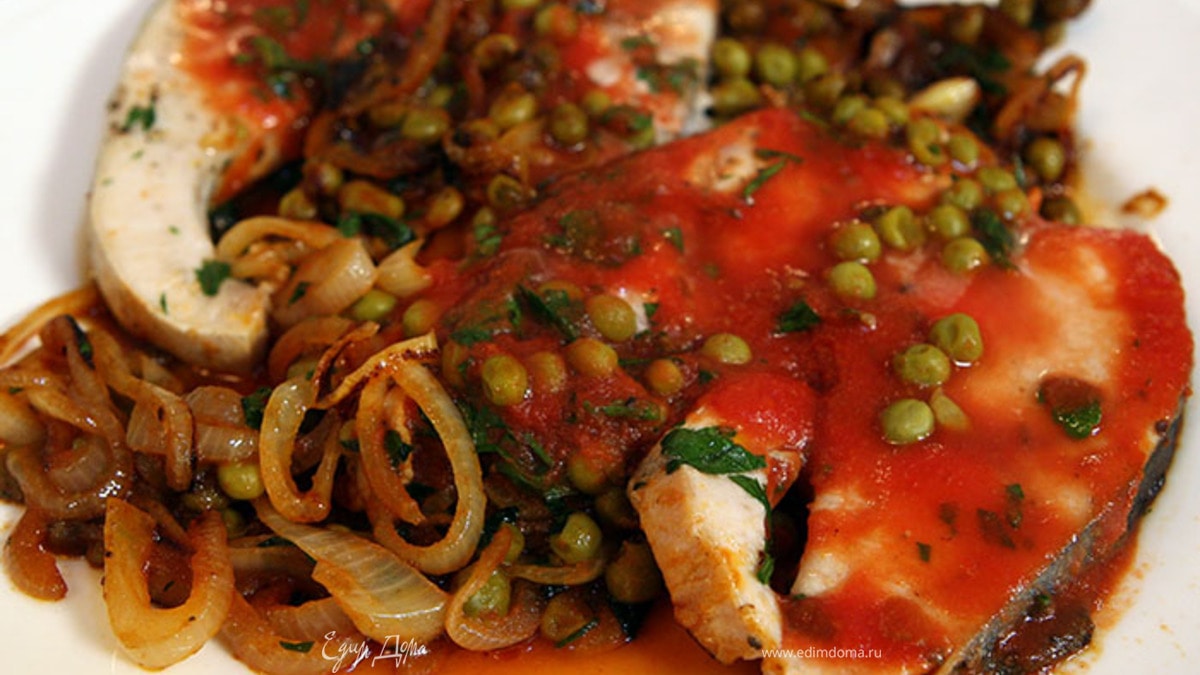 Скумбрия с зеленым горошком