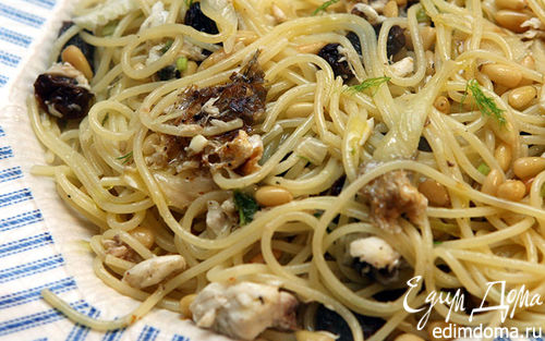 Рецепт Спагетти с рыбой, изюмом и кедровыми орешками