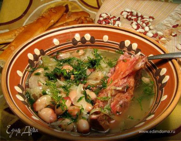 Фасолевый суп с капустой