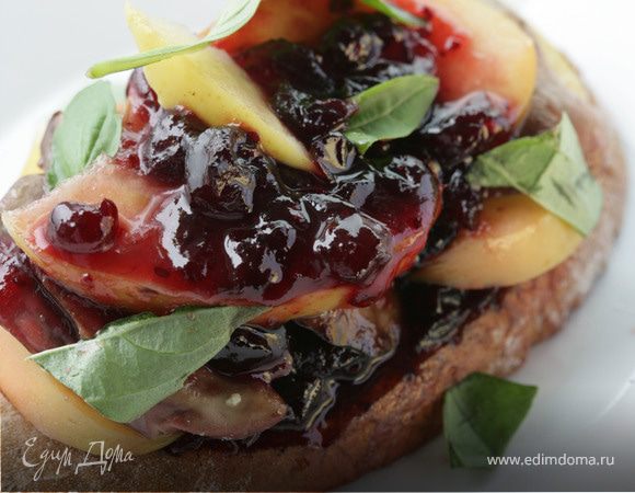 Куриная печенка с яблоками Куриная печенка с яблоками