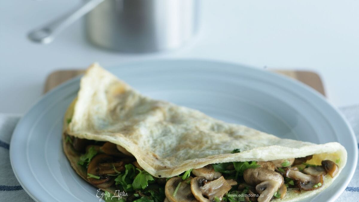 Омлет с шампиньонами и петрушкой  