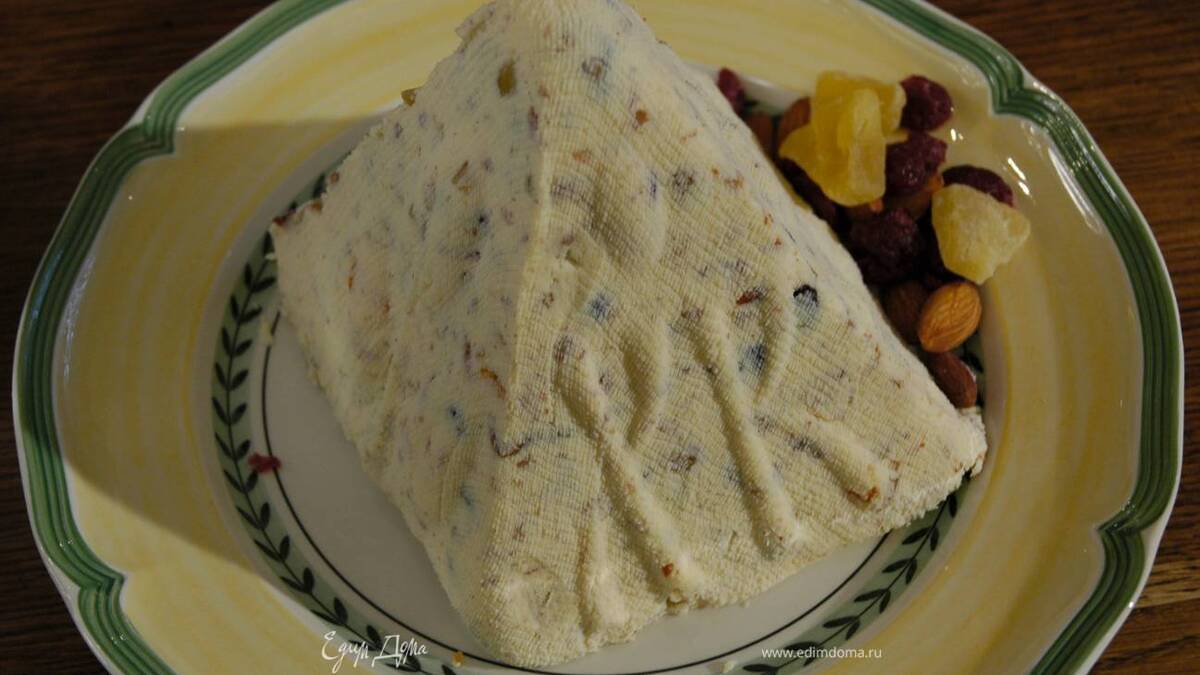 Ванильная пасха с цукатами и миндалем