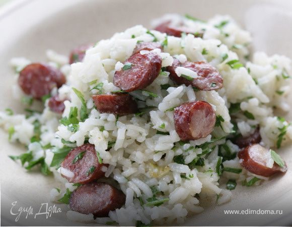Рис с острыми колбасками Рис с острыми колбасками