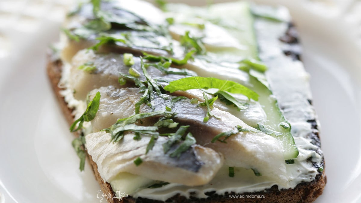 Русский бутерброд с сельдью