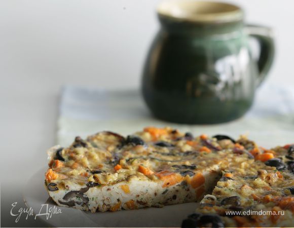 Оливковая фриттата со сладким картофелем и красным луком Оливковая фриттата со сладким картофелем и красным луком