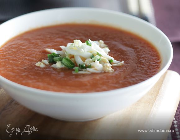 Холодный томатный суп со сладким перцем и чили