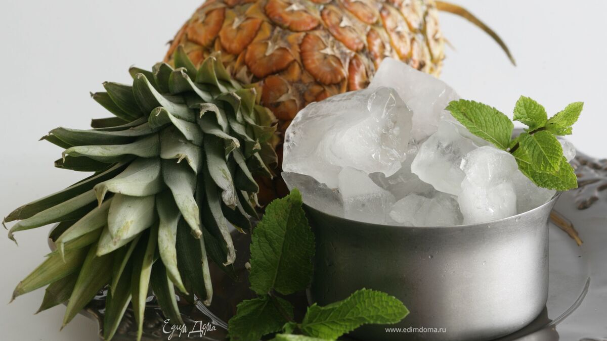 Ананасовое фраппе со свежей мятой