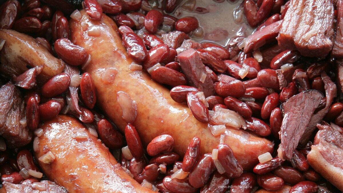 Красная фасоль с колбасками