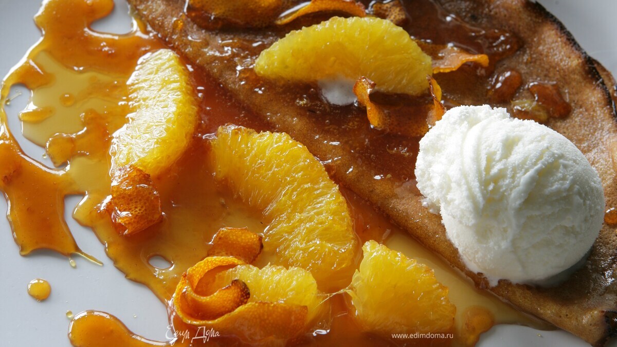 Блины фламбе с мороженым