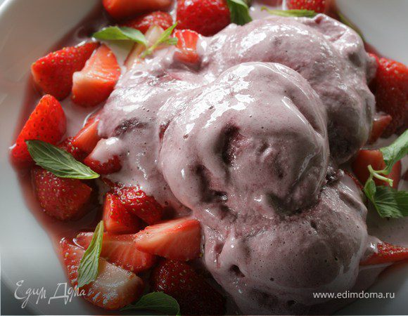 Сорбе из красного вина с клубникой Сорбе из красного вина с клубникой