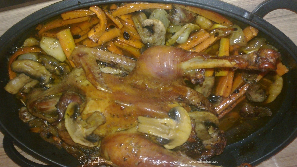 Петух в грибах