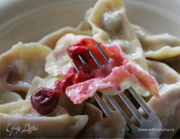 Вареники с вишней Вареники с вишней