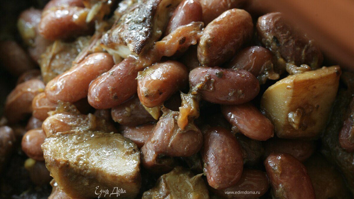 Фасоль с белыми грибами