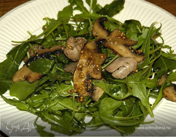 Салат из руколы с куриной печенкой Салат из руколы с куриной печенкой
