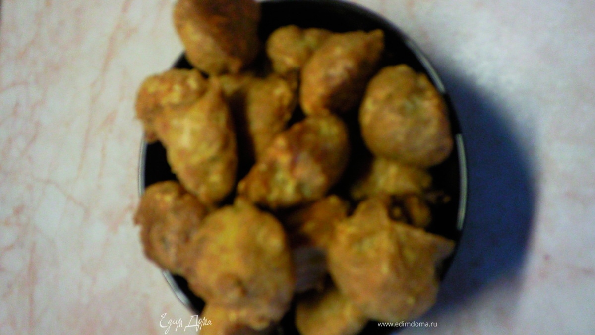 Штучки с чесноком и сыром из заварного теста