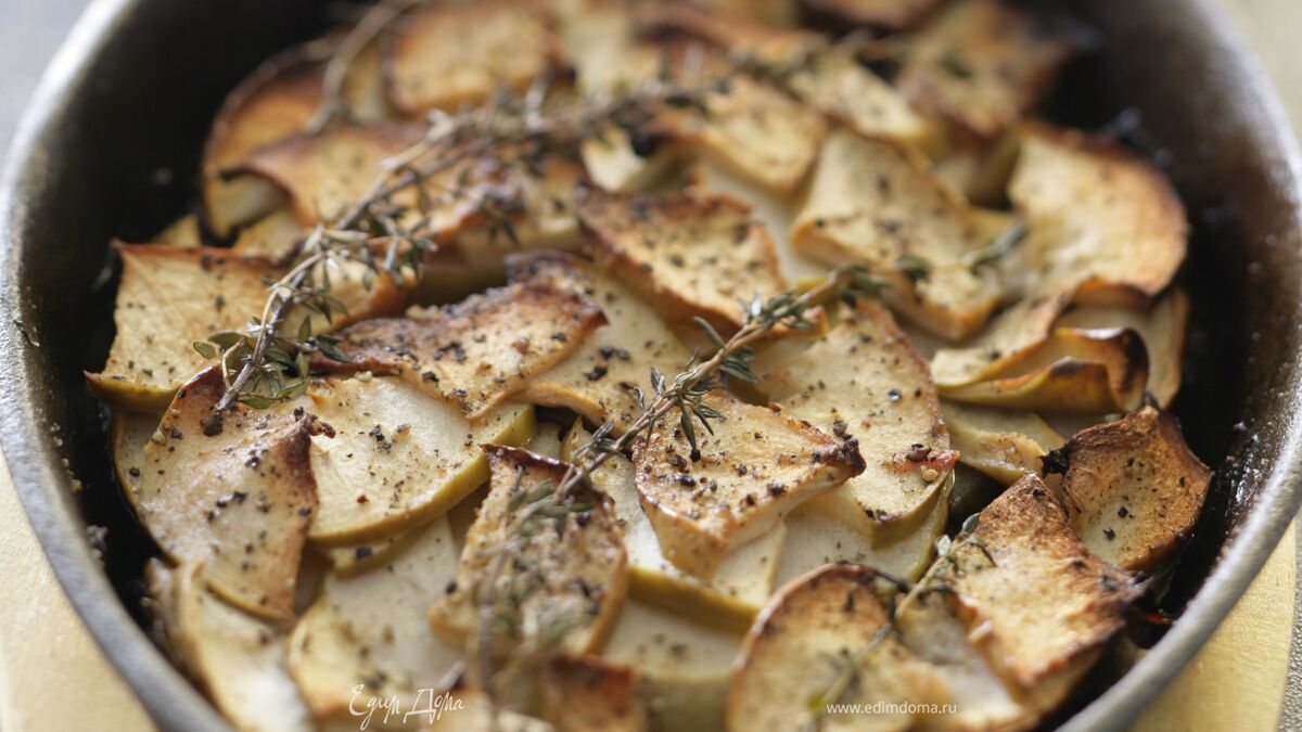 Говядина, тушенная с яблоками