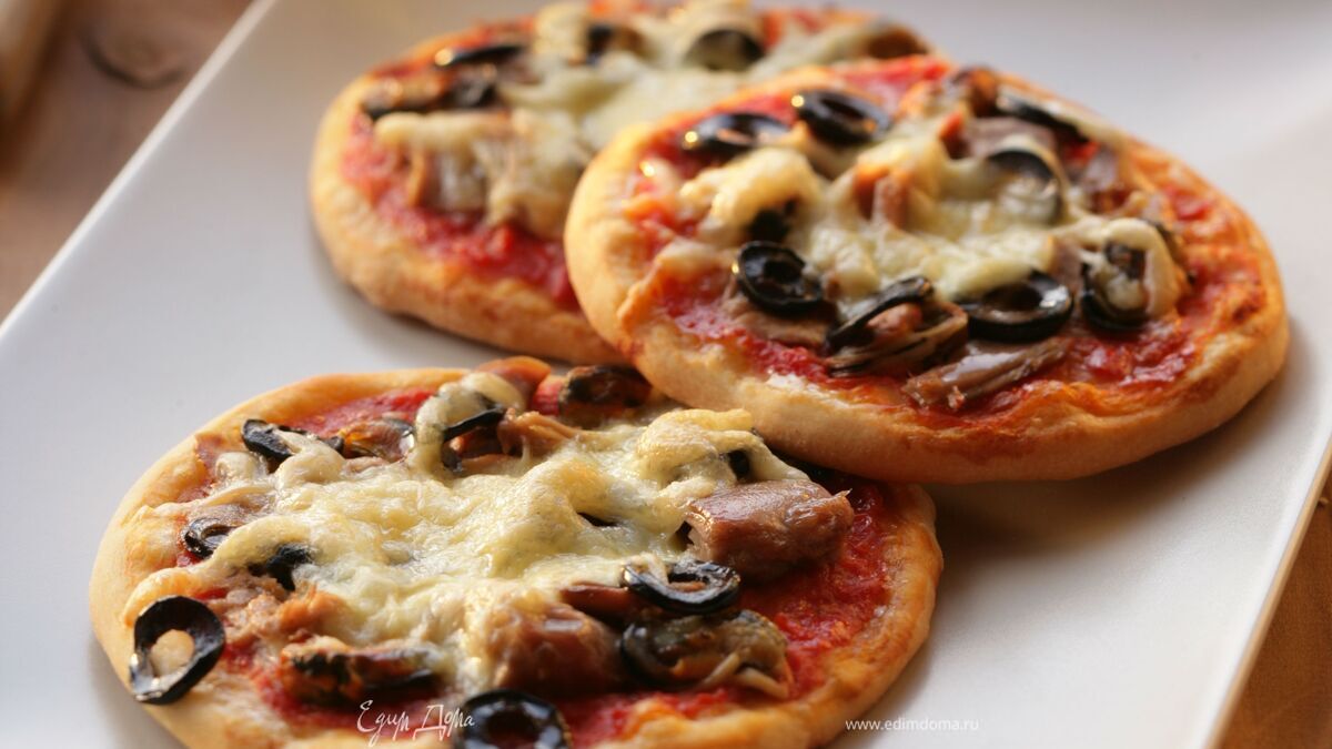 Пицца с мидиями и тунцом