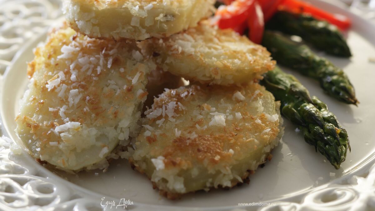 Картофель, обжаренный в кокосовой стружке
