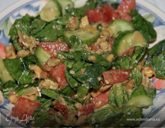 Салат с арахисовой заправкой