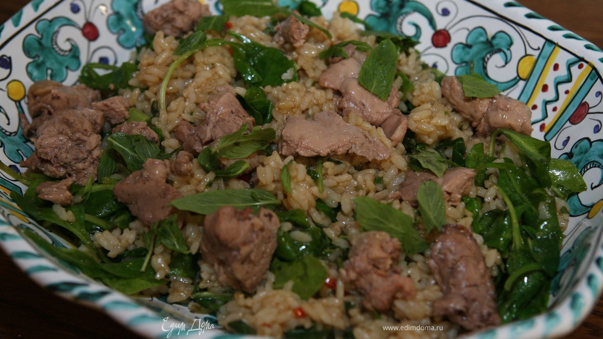 Салат из печени трески с рисом