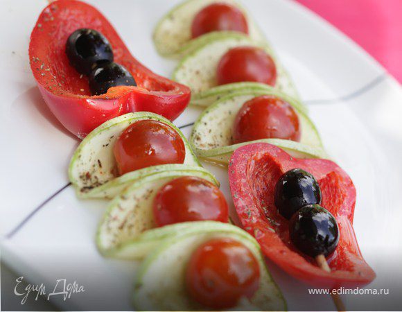 Маленькие шашлычки из овощей Маленькие шашлычки из овощей