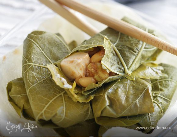 Сыр в виноградных листьях