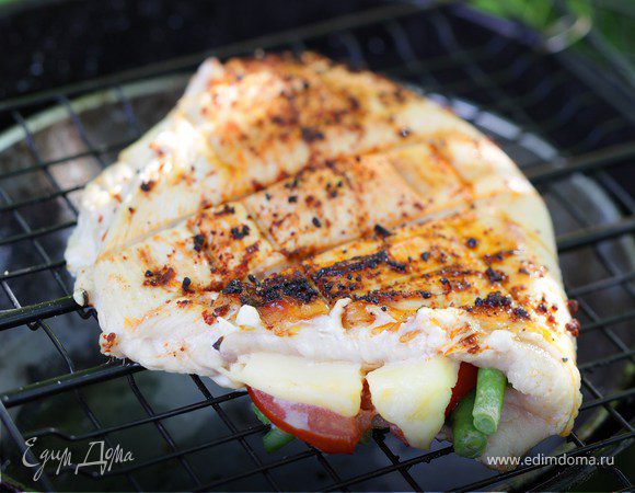 Филе индейки запеченное с зеленой фасолью, помидор Филе индейки запеченное с зеленой фасолью, помидор