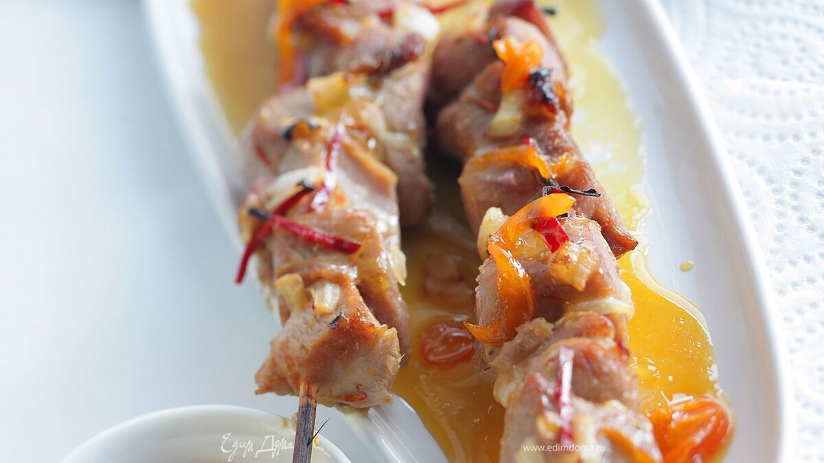 Шашлычки из индейки с чатни из апельсинов