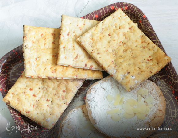 Печенье из слоеного теста с орехами и цукатами