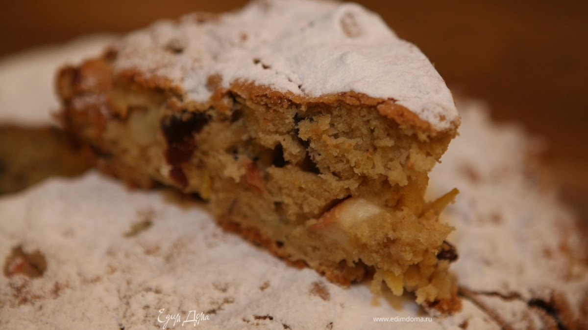 Яблочный пирог с изюмом