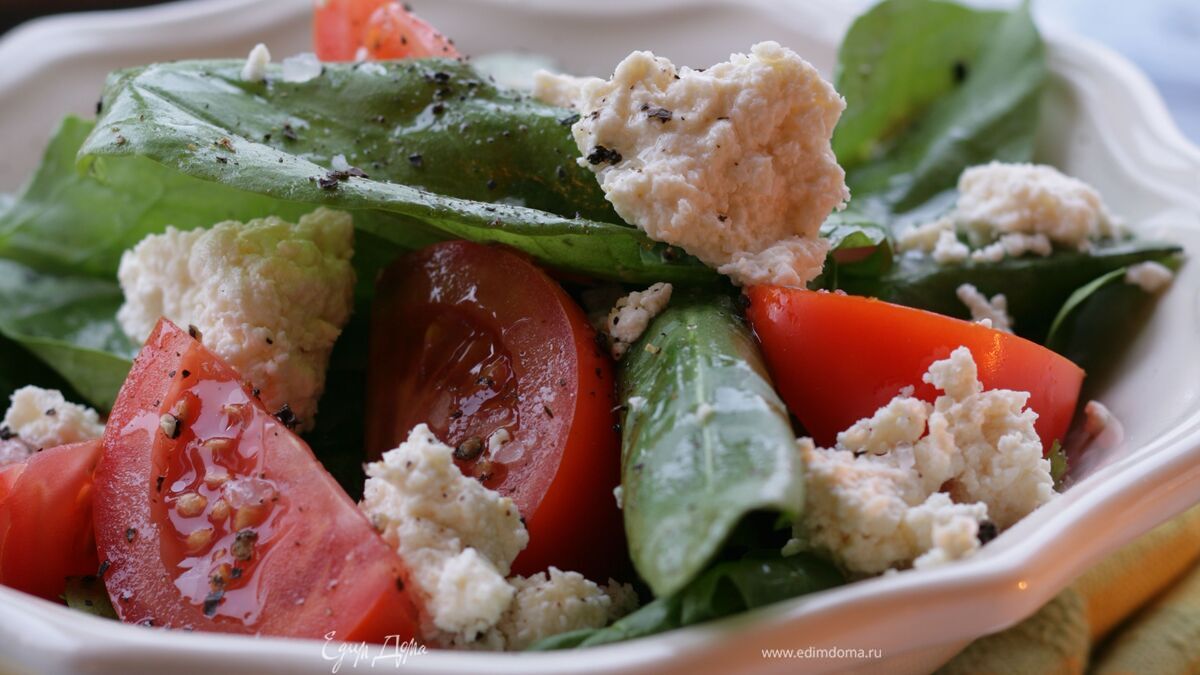 Салат из помидоров и щавеля