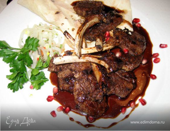 Каре ягненка с овощами.