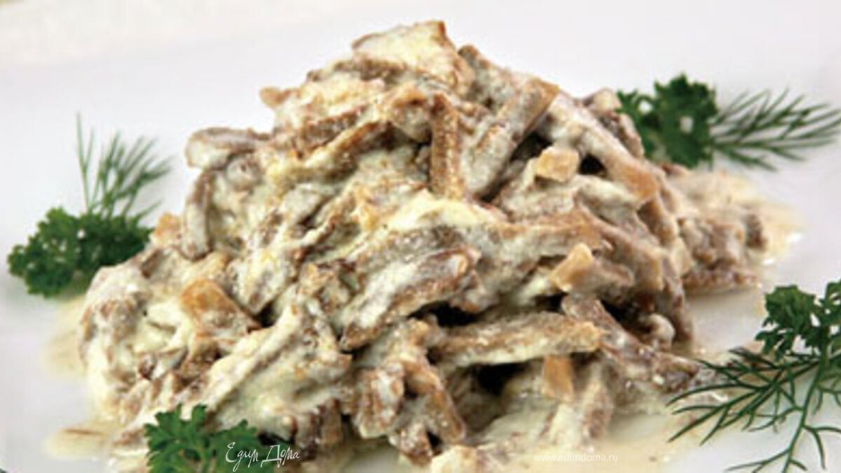 Язык в сметане