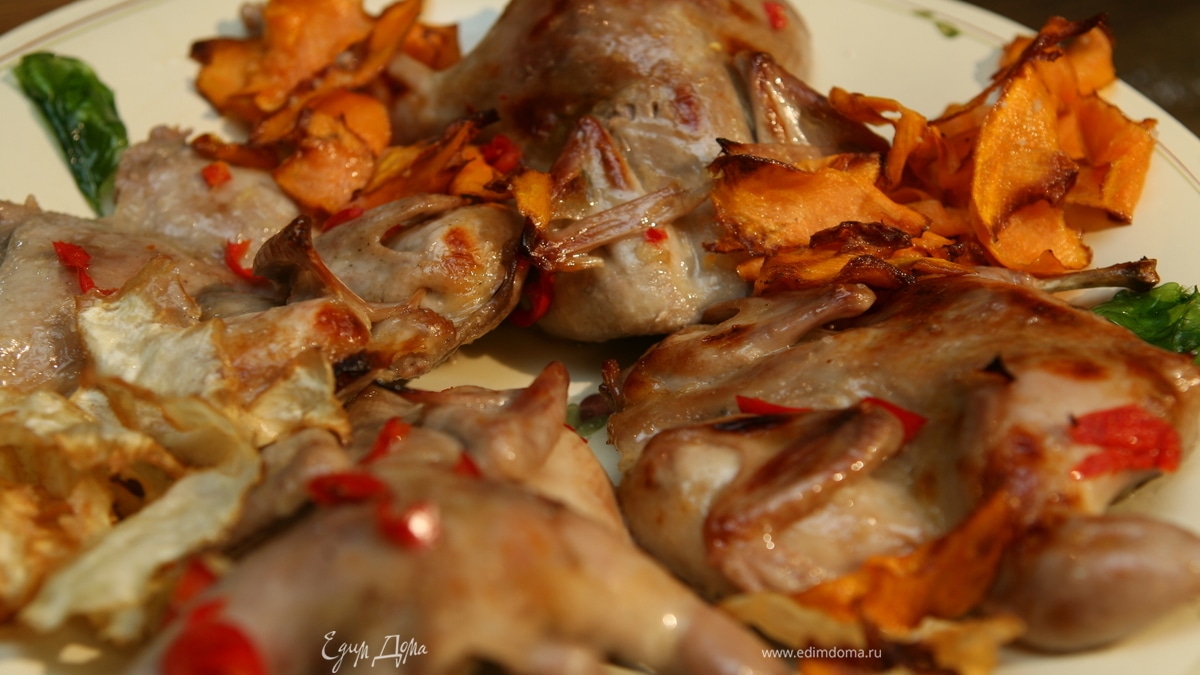 Перепелки, запеченные с чили