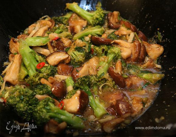 Брокколи в воке