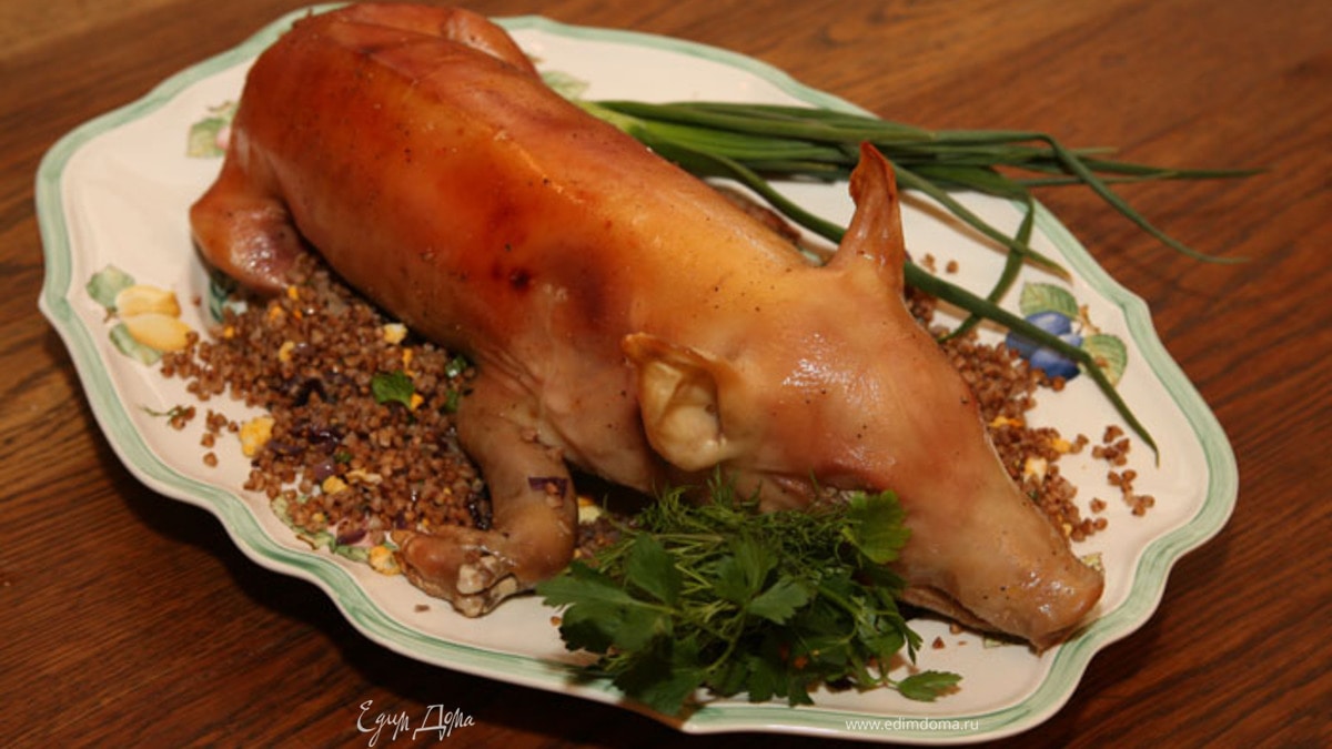 Поросенок, начиненный гречкой