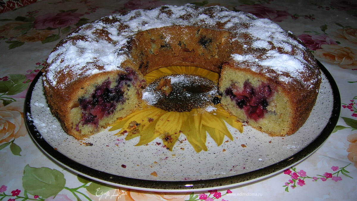 Клубнично-черничный пирог к чаю