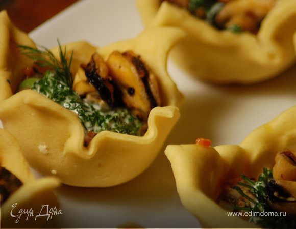 Тарталетки с грибами и мидиями