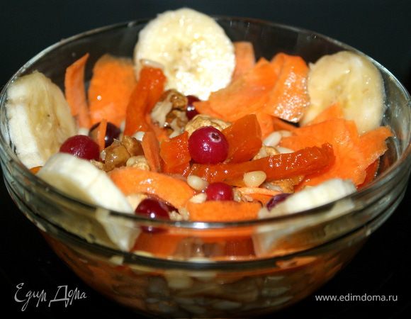 Витаминный салат с имбирно-медовой заправкой