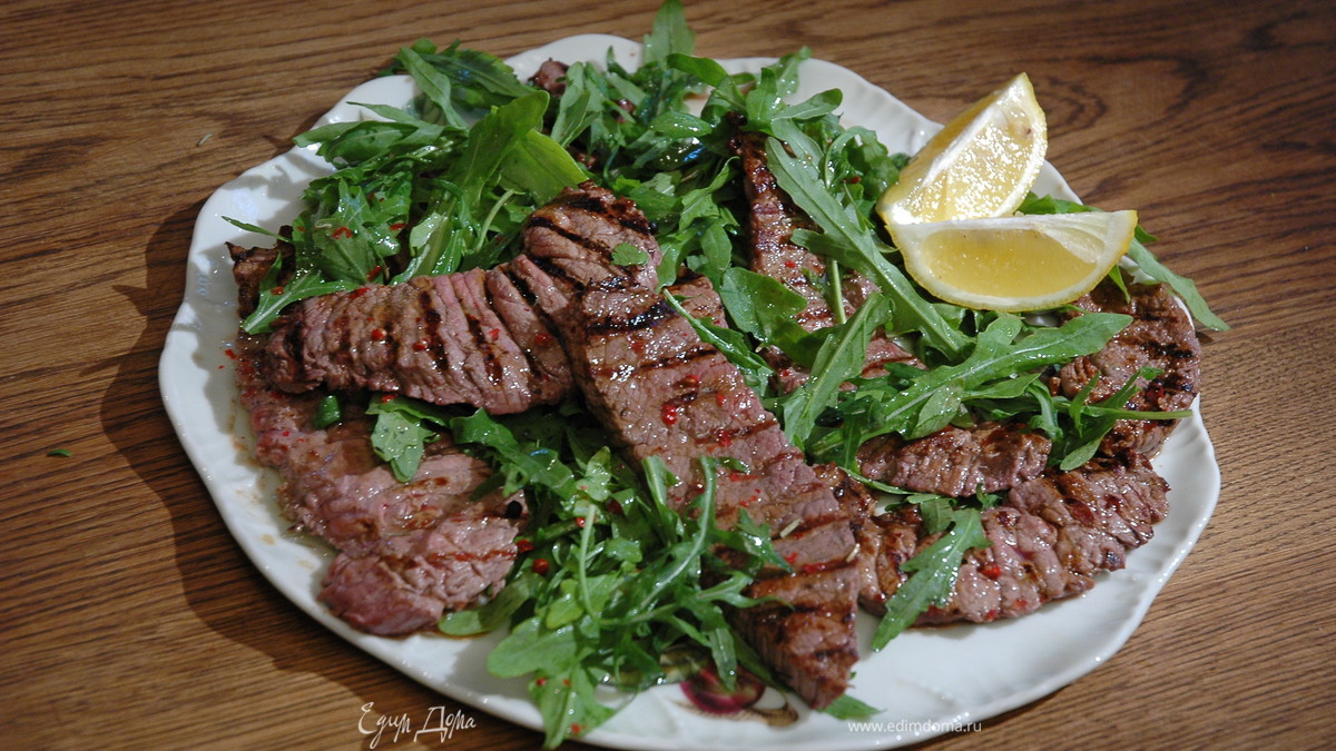 Тальята на гриле с руколой