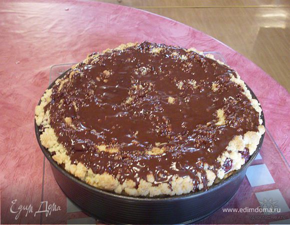 Творожно-вишнёвый с крошкой и шоколадной глазурью Творожно-вишнёвый с крошкой и шоколадной глазурью