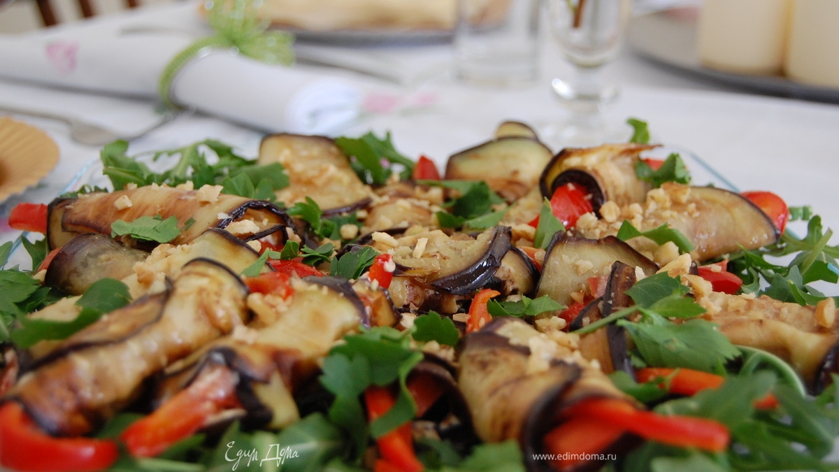 Рулетики из баклажан