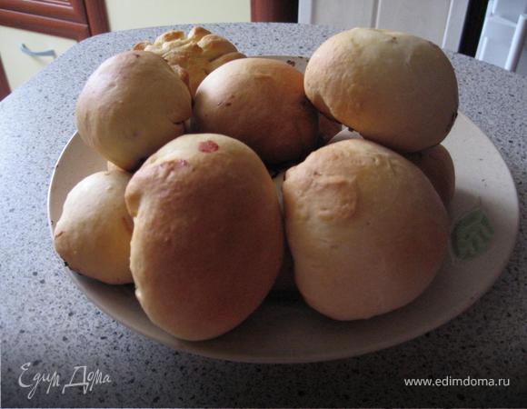 Дрожжевые пирожки с вишней Дрожжевые пирожки с вишней