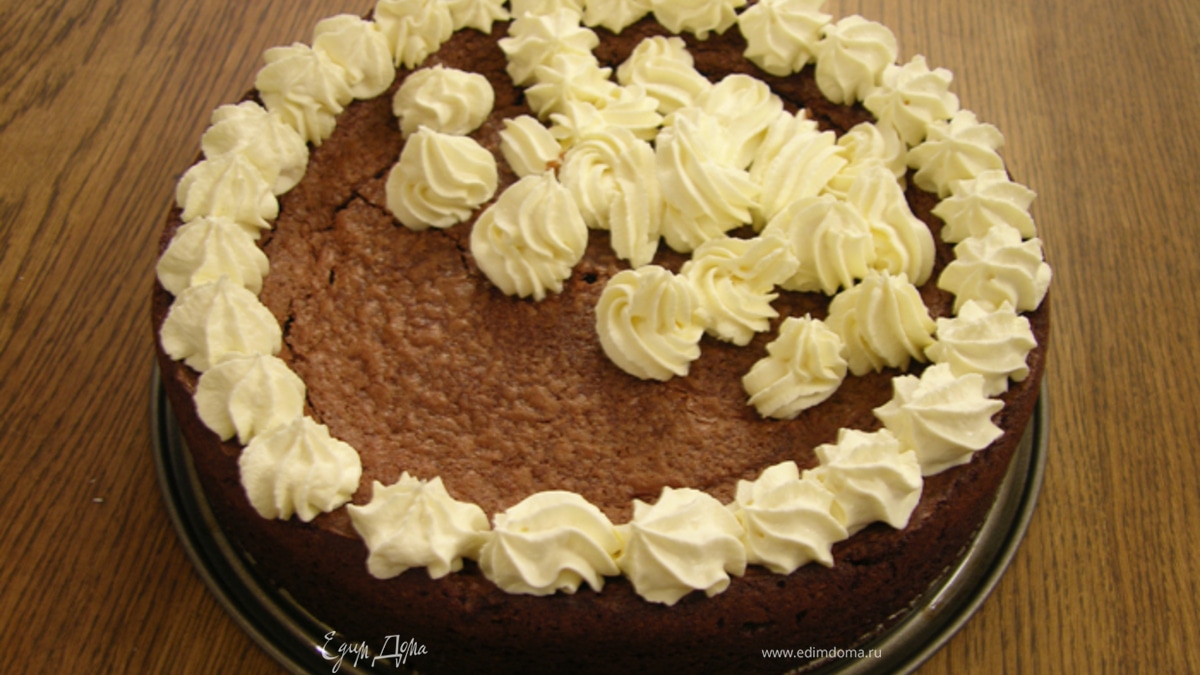 Шоколадный торт с грецкими орехами