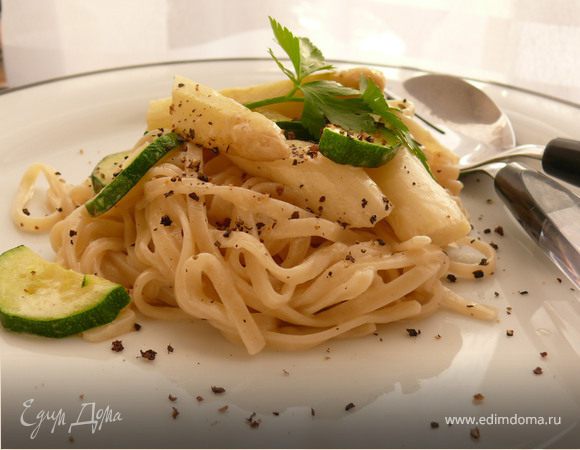 Сливочная паста со спаржей и цукини Сливочная паста со спаржей и цукини