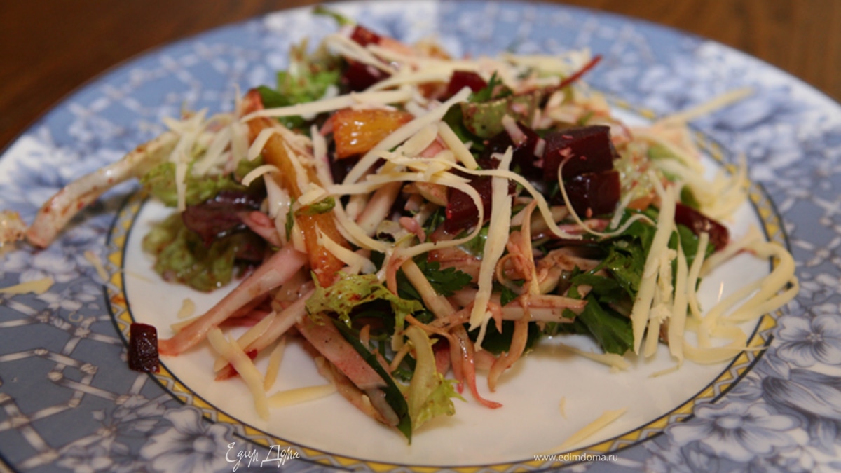 Салат со свеклой, апельсином и фенхелем