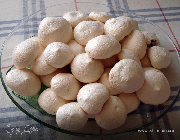 Меренги на грецком орехе