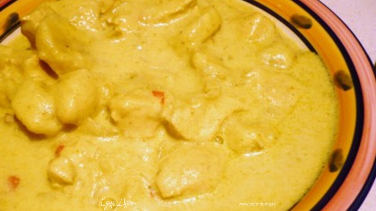 Карри из курицы с бананами и кокосом