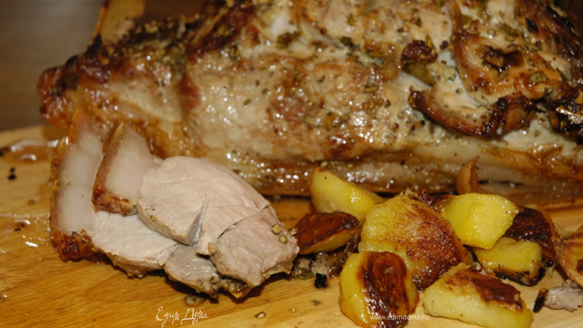 Свинина, запеченная с картофелем